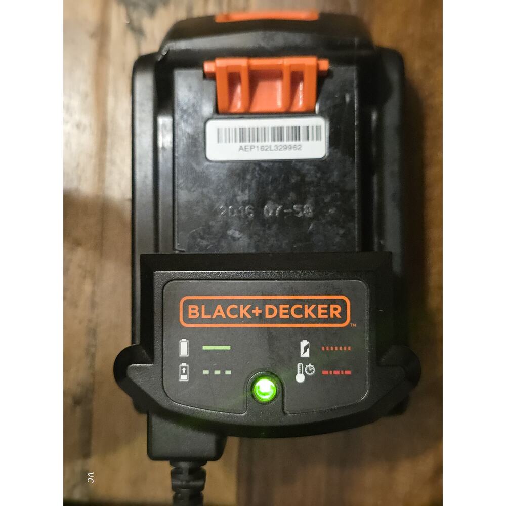 BLACK+DECKER 20V MAX 1.5Ah Lithium Battery & Charger - Picture 4 of 6